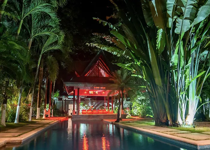 Jade Hotel